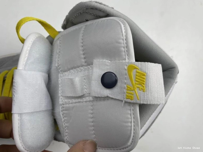 1st Kicks High CW6576-100 Air Smoke Light Jordan 1 Switch 0802